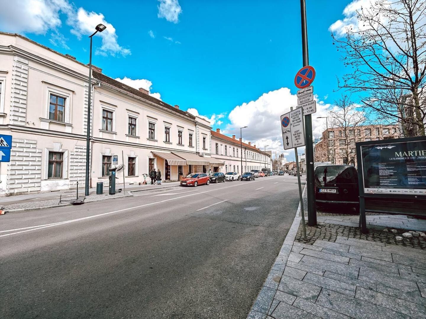 Berindei Studio - City Center - Private Parking Cluj-Napoca Exteriör bild