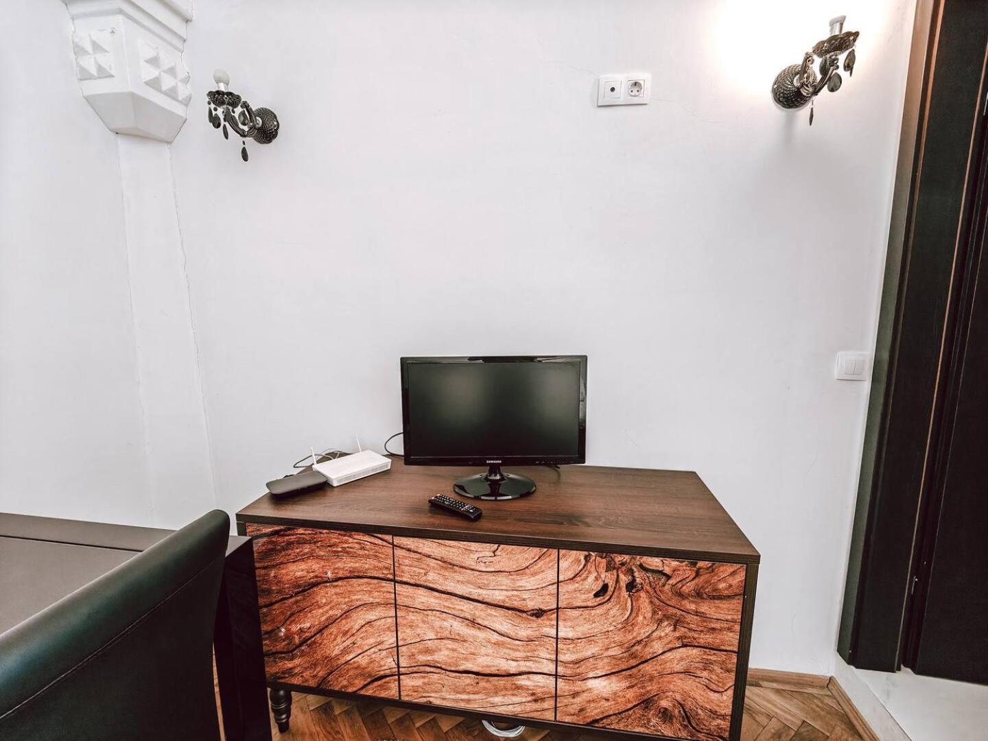 Berindei Studio - City Center - Private Parking Cluj-Napoca Exteriör bild
